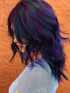 Witchy Hair, Oil Slick Hair, Violet Hair Colors, Dark Purple Hair, Fall Hair Color Trends, Violet Hair, Fall Hair Trends, Fall Hair Color