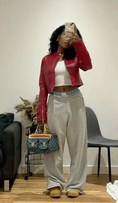 Simple Fall Outfits Black Women, Tombs Outfit Black Women, Chill College Outfits Black Women, Lazy Outfits Black Women, Outfit Ideas Fall Aesthetic, Chill Winter Outfit Black Women, Chill Fall Outfits Black Women, Autumn Fits 2024, Chill Outfit Aesthetic