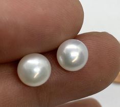 wow ~~~~, these genuine cultured freshwater pearls, so tropical multiple colors they are AAA quality thick button pearl--SHAPE,one side round button pearl --SKIN, clean and stunning--LUSTER,AAA+, shinning and catch your eyes imediatly --Color, you choose your favor or just one set as 8 pairs for design    Golden yellow; Ivory white; champagne peach; lavender pink; navy blue; aquaria blue; silver grey--SIZE,7-7.5mm, good for pair earring or any design--DRILL, half drilled , 0.8mm--Matched, hand p Hypoallergenic Pearl Earrings, Peach Lavender, White Champagne, Lavender Pink, Round Button, Freshwater Cultured Pearls, Golden Yellow, Multiple Color, Ivory White