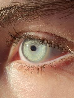 Olho no sol olho verde olho azul olho com luz eye blue eye green eye Soft Green Eyes, Teal Blue Eyes, Teal Eyes Aesthetic, Turquoise Eyes Aesthetic, Blue Green Eyes Aesthetic, Bluish Green Eyes, Pretty Eyes Aesthetic, Greenish Blue Eyes, Mint Green Eyes