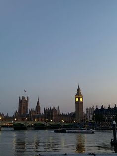 Twilight london autumn skyline aesthetic November London, London Life Aesthetic, Skyline Aesthetic, London In November, London November, London Autumn, London Boy