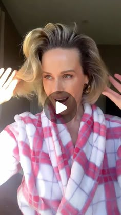 S A R I T A on Instagram: "OMG this works!! 🤯 

Everyday I am asked how I get my fine hair to have so much volume- well, I can tell you this is easier than what I do and it works for those times you are short on time!

Try this easy 2 minute hair hack for Victoria’s Secret body and bounce!! Love it 😻 

#hairhacks #flathair #hairtipsandtricks #beautyhack #volumehair" Hair Volume Hacks, Short Hair Volume, Fine Hair Tips, Hair Tricks, Hair Hack, Chic Hair, Silver Grey Hair, Flat Hair, Cleaning Ideas