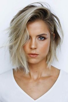 Latest Short Hair Trends That You Can’t Afford To Miss ★ Trendy We Fryzurach, Dunner Wordend Haar, Messy Bob Hairstyles, Cool Short Hairstyles, Short Hair Trends, Popular Haircuts, Short Wavy Hair, Best Short Haircuts, Penteado Cabelo Curto