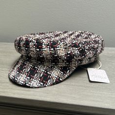 Brand New Free People Hat. Super Cute! Casual Visor Beret For Fall, Retro Black Hat For Fall, Chic Flat Cap Hats For Fall, Black Flat Cap For Spring, Chic Flat Cap For Fall, Retro Visor Hat For Fall, Chic Cap Hat, One Size Fits Most, Trendy Fall Visor Hat, One Size Fall Flat Cap