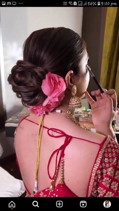 Traditional Spanish Hairstyles, Summer Ponytail Hairstyles, Ponytail And Bangs, Floral Hairstyles, Indian Bun Hairstyles, Spanish Hairstyles, Summer Ponytail, Hairstyle Indian, Hairstyles Bride