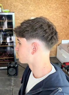 Short Hair Taper, Mens Fade Haircut, Fade Haircut Men's, White Guy Haircuts, Tapper Fade, Men Short Hair Fade, Short Taper Fade, Morning Before School