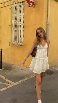 European Summer Outfits Dresses, European Girl Fashion, Summer Italy Outfits Casual, Euro Girl Summer Outfits, Summer Outfits Croatia, European Summer Vibes, Italian Girl Aesthetic Outfit, European Girl Summer Outfits, Summer In Italy Outfits Aesthetic