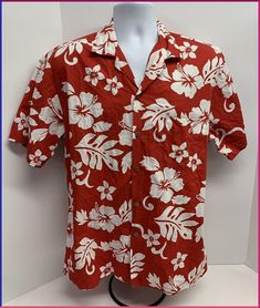 Alohawears Red White Floral Hawaiian Shirt Size Large 100% Cotton Machine Wash Made in Hawaii/USA Measurements: Shoulders: 20.5” Pit to Pit: 23.25” Length: 28.25” Item is pre-owned. It is recommended to wash before wearing. May have some signs of minor wear such as loose threads. No major damage as tears or holes. A great amazing Hawaiian Shirt that looks really great for any non formal occasion. Outfits With Hawaiian Shirts, Hawaiian Button Up, Hawaii Shirt Outfits Men, Hawaiian Shirt Outfit Mens, Hawaiian Shirt Aesthetic, Hawaii Shirt Style, Tropical Clothes, Hawian Shirt, Hawaii Clothes