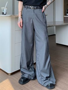 ■Detail Distinctive wide pants with multiple belts. The silhouette is just the right size, making it easy to handle and can be worn as a single piece. The design is trend-conscious, so it can easily become the focal point of your outfit. ■ Color gray / black ■ Model Size L/178cm/57kg * There are individual differences Wide Leg Pants With Belt For Work, Baggy High-waisted Wide Leg Pants With Belt Loops, Trendy Belted Wide Leg Pants, Casual Wide Leg Pants With Belt, Wide Leg Bottoms With Belt For Spring, Spring Wide Leg Bottoms With Belt, Baggy Wide-leg Pants With Belt Loops, Trendy Wide-leg Belted Pants, Trendy Wide-leg Pants With Belt Loops