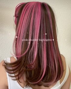 Pink In Hair Brunette, Hair Inspo Pink Highlights, Aesthetic Highlight Hair, Colour Highlights Hair, Hair Highlight Color Ideas, Red Hair With Hot Pink Highlights, Long Hair With Pink Highlights, Cute Hair For Brown Hair, Blond Hair Pink Streaks