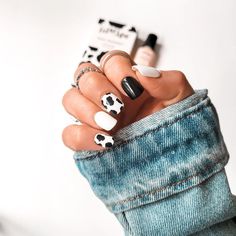 Black and white nails Farm Theme Nails, White Nails With Cow Print, Short Cow Nails, Cow Nails Designs, Cow Nails Acrylic, Country Acrylic Nails, Rodeo Nails, Summer Nail Art Designs, Cow Print Nails