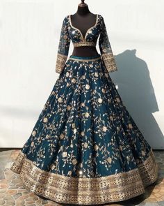 Lehenga Sequins, Lehenga Golden, Ghaghara Choli, Dulhan Lehenga, Cream Lehenga, Wedding Dulhan, Choli Navratri, Lehenga Designs Latest, Lehenga Heavy