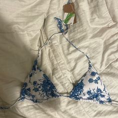 Great Quality, Print Is On Both Sides. I’ll Be Listing The Matching Bottom Separately. Blue Triangle Top For Vacation, Blue Triangle Top For Beach Party, Blue Bra-friendly Triangle Top, Blue Triangle Top Bra Friendly Tops, Triangle Top For Pool In Spring, Spring Triangle Top For Pool, Blue And White Floral, Womens Swim, Blue White