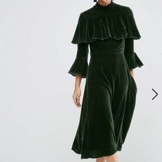 Sleeved Velvet Dress, Midi Dress Green, Green Velvet Dress, Velvet Midi Dress, Trumpet Sleeve, Asos Dresses, Green Midi Dress, Mode Inspiration, Green Velvet