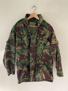 Vintage Tiger Camo Cotton Jacket with lots of pockets. Sleeves are a bit on the shorter side. Size Men's US M / EU 48-50 / 2 Long Sleeve Military Parka With Pockets, Military Event Parka With Pockets, Vintage Tiger, Levis 517, Camouflage Jacket, Army Shirts, Hunting Jackets, Lots Of Pockets, Vintage Soft