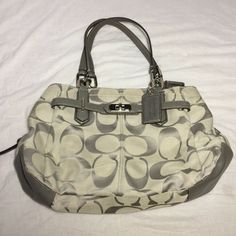 PLEASE READ ENTIRE DESCRIPTION AND VIEW ALL PICTURES BEFORE PURCHASING. THANK YOU Item: Coach Bag Gray Signature Helsea Jayden Carryall J1282-F17806 Notes: Overall the bag is in great shape overall, some light wear on the bottom corners and some light stains on the liner inside of the bag. Measures about 15 inches by 9 inches. Condition: Overall Great, In my opinion. Please use the pictures to make your final judgment on the item's condition. I'll be more than happy to provide extra pictures if Couch Purses, Coach Bag Outfit, Couch Bag, Pretty Purses, Purse Collection, Vintage Couch, Gray Handbags, Vintage Coach Bags, Grey Bag