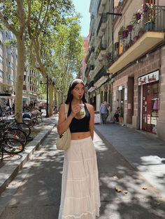 October Vacation Outfits, White Headband Outfit Summer, Body Flattering Outfits, Los Angeles Outfit Ideas Summer, Florida Fashion Summer, Italy Outfit Inspo Spring, Summer In San Francisco Outfits, City Summer Outfits 2024, Mexico City Trip Outfits