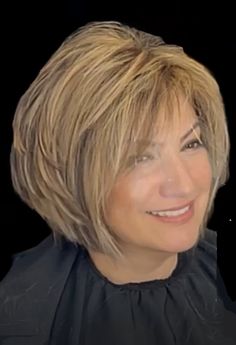 Short Bobs With Layers, Choppy Bob Hairstyles For Fine Hair, Gorgeous Gray Hair, Stacked Bob, Easy Hair Cuts, Short Hair Trends, Short Hairstyles For Thick Hair