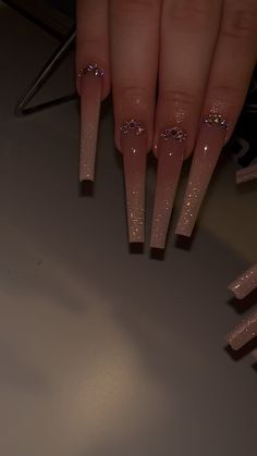 Rose Gold Acrylics, Long Acrylic Nails Designs Ideas, Nude Bling Nails, Buchonas Nails, Glam Birthday Nails, Birthday Nails Coffin, Rose Gold Nails Acrylic, Latina Nails