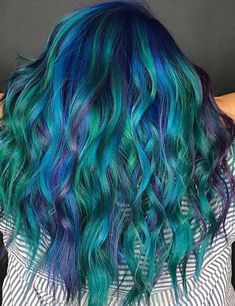 25 Mesmerizing Mermaid Hair Color Ideas Dark Mermaid Hair, Mermaid Hair Color Ideas, Peacock Hair Color, Blue Mermaid Hair, Blue Hair Color Ideas, Pastel Blue Hair, Hair Colorful