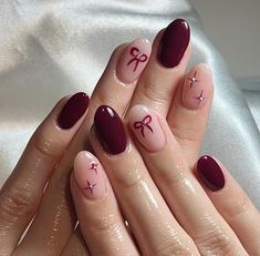 #nails #nailart #bows #nailstagram #nailtech #nailsoftheday #nailsideas #rednails #naildesign Bow Nail Art, Retro Nails, Hello Nails, Hippie Nails, Simple Gel Nails, Minimal Nails, Red Nail, Types Of Nails