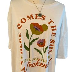 Here Comes The Sun Live For The Weekend Oversized Tshirt Womens Xl White New! Roomy And Oversized Xl Washed Once. Never Worn. New! Boho Mom, Striped Tops Women, Fall Flannel, Swiftly Tech Short Sleeve, Boho Tees, White Tee Shirts, Here Comes The Sun, Boat Neck Tops, Running Shirts