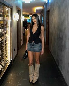 Party Outfit Night Club, Outfit Night Club, Outfit Clubwear, Skirt And Boots, Party Outfits Night, Pose Fotografi, Outfit Inspo Casual, Looks Street Style