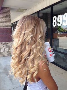 Loose Curls Medium Length Hair Blonde, Balayage Blond, Blonde Curly Hair, Balayage Blonde, Blonde Curls, Hair Balayage, Brown Blonde Hair, Long Blonde