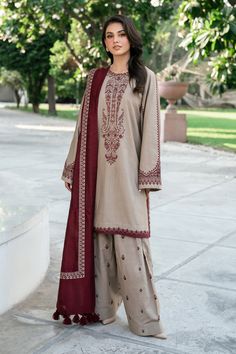 Fashion Activation, Kurta Style, Fashion Design Patterns, Pakistani Actress, Salwar Suit, Design Patterns, Salwar Suits