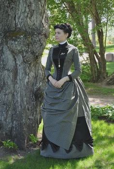 Before the automobile: 1880's Victorian gown Looks Party, Century Clothing, Victorian Women