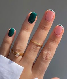 Manicure 2022, Dark Green Nails, Short Gel Nails, Simple Gel Nails, Idea Design, 2022 Trends, Short Nail Designs