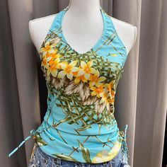 Recommended Size: M or women's size 8-10 Width 32 cm Length 46 cm Y2k Sleeveless Beach Tops, Sleeveless Crop Top With Built-in Bra For Poolside, Y2k Stretch Tank Top For The Beach, Y2k Style Stretch Tank Top For Beach, Y2k Sleeveless Crop Top For Vacation, Y2k Halter Neck Tank Top For Summer, Fitted Tops For Poolside Vacation, Fitted Sleeveless Halter Top For Beach Season, Y2k Summer Stretch Halter Top