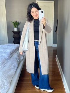 Guide To MOTHER Denim: Wide-Leg & Baggy Styles, Reviewed Baggy Flare Jeans Outfit, Wide Leg Baggy Jeans Outfit, Flare Outfits, Baggy Flare Jeans, Wide Leg Baggy Jeans, Flare Jeans Outfit