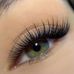 Eyelash Extensions Styles Cat Eye Wispy, Whisky Volume Lashes, Perfect Eyelash Extensions, Whispie Eyelash Extension, Light Wispy Lashes, Hybrid Wispy Eyelash Extensions Cat Eye, Short Wispy Lash Extensions, Light Wispy Eyelash Extensions, Light Eyelash Extensions