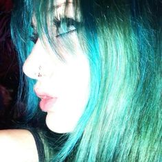 Turquoise Hair Dye, Dark Green Hair, Hair Tint, Teal Hair, Turquoise Hair, Emo Y2k, Hair Icon, Punk Hair