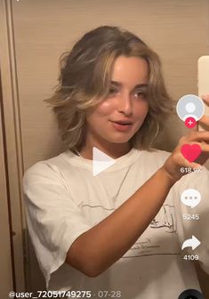 Short Layered Blonde Hair Shaggy Hairstyles, 3 Layer Haircut Short, Short Shaggy Haircuts Choppy Layers Fine Hair Bob Hairstyles, Fluffy Bob Haircut, Short Haircuts For Teens, 90s Grunge Hair Short, Short Haircut Inspiration, Bob Pendek, Short Shaggy Haircuts