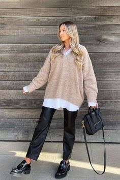 Loafer Outfits Women, Black Loafers Outfit, Loafers For Women Outfit, Loafers Outfits, Loafer Outfits, Lederhosen Outfit, Loafers Trend, Outfits For Girls