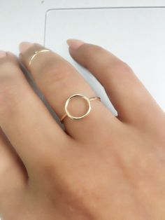 Circle Ring Design, Western Rings Simple, Gold Earing, Gold Circle Ring, Western Rings, Silversmithing Jewelry, Rose Gold Circle, Gold Rings Simple, Mens Gold Jewelry