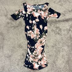 Worn Twice - Basically Brand New! Super Stretchy And Comfortable; Hits About The Knee (I’m 5’6). Floral Maternity Dress, Floral Maternity Dresses, Dresses Pink, Pink Blush, Maternity Dress, Maternity Dresses, Pink Dress, Blush Pink, The Knee