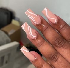 Medium Short Acrylic Nails, Medium Acrylic Nails Ideas, Square Nails Ideas Medium, Medium Square Acrylic Nails, Medium Acrylic Nails, Formal Nails, Subtle Nails