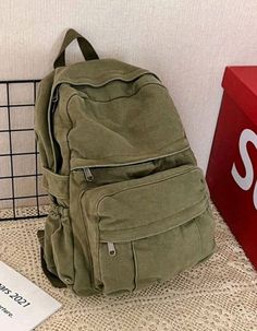 Green Backpack Aesthetic, Mochila Shein, Aesthetic Mochi, Mochila Grunge, Army Backpack, Green Preppy, Green Backpack, Aesthetic Backpack, Denim Backpack