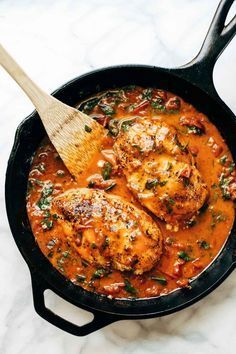 Serve over cauliflower rice instead of pasta to make Whole 30. Garlic Basil Chicken with Butter Sauce | pinchofyum.com Garlic Basil Chicken, Tomato Butter Sauce, Tomato Butter, Pot Dinners, Basil Chicken, Buffalo Wings, Roma Tomatoes