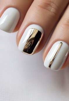 Discover 10 stunning white chrome French nails designs that'll make you swoon! Elevate your style with these chic, eye-catching, and elegant nail art ideas. 2024 Manicure, Chrome French Nails, 2023 Manicure, Men Manicure, Kids Manicure, Simple Manicure, Chrome French, White Chrome Nails, Negative Space Nail Art