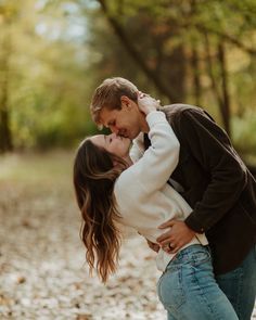 Fall 
Leaves
Couple 
Portrait photography Couples Fall Engagement Photos, Cute Fall Boyfriend Pictures, Winter Engagement Pictures Ideas, Fall Pics With Boyfriend Poses, Fall Photo Shoot With Boyfriend, Cold Engagement Photos, Picture Poses With Boyfriend, Tree Farm Engagement Photos, Outdoor Engagement Photos Outfits Fall