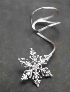 SNOWFALL EAR CUFF  - Intricate Sterling 925 Silver Snowflake Earcuff Elf Ear, Elf Ear Cuff, Snowflake Jewelry, Necklaces Silver, Wrap Earrings, Snowflake Earrings, Cuff Jewelry, Silver Ear Cuff, Jewellery Silver