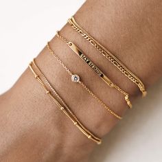 This silver chain bracelet features two dainty chains with a beaded detail, making it an effortless everyday bracelet. Bracelet Or, Gold Bar Pendant, Gold Bracelets Stacked, Double Chain Bracelet, Silver Bracelets For Women, Everyday Bracelet, Chic Bracelet, Jewelry Accessories Ideas, Gold Bracelets