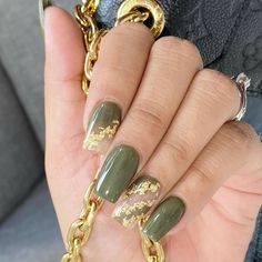 Gold And Sage Nails, Safari Green Nails, Olive Green And White Nails, Sage Green Gold Nails, Light Green And Gold Nails, Olive Green Nails Designs Fall, Olive Green And Gold Nails, Fall Nail Designs Green, Autumn Green Nails