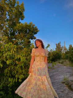 Poses With Summer Dress, Aesthetic Spring Dress, Whimsical Dress Aesthetic, Cottagecore Dress Modest, Cottage Core Photoshoot Ideas, Summer Dress Aesthetic Vintage, Birthday Dress Inspo Aesthetic, Long Picnic Dress, Summer Outfits Aesthetic Modest