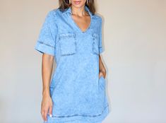 Denim collared pocket front v-neck mini dress. 94% cotton 6% Polyester Darby sized down to a small. Darby is 5’8.5 size 6/8. V-neck Denim Dress With Pockets, Spring Trendy V-neck Denim Dress, V-neck Denim Dress For Work, Trendy V-neck Denim Dress For Day Out, Light Wash Cotton V-neck Denim Dress, Casual Cotton Mini Dress With Collar, Denim V-neck Dress With Pockets, Summer Washed Collared Dress, Summer Collared Washed Dresses