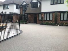 Resin Driveway K Rend, Resin Patio, Driveway Ideas, Block Paving, Resin Projects, Black And Silver, Driveway